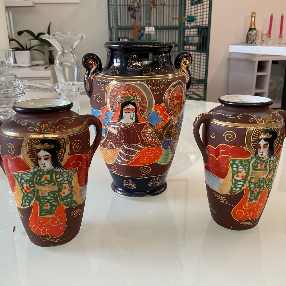 Set of 3 vases hand painted made in Japan